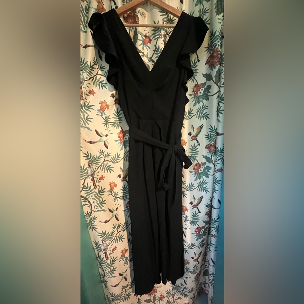 Astr Black Flutter Sleeve Dress